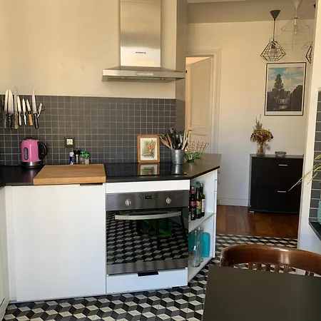 아파트 54m2 Quartier Jourdain 75020 Etage 5 Sans Ascenseur *
