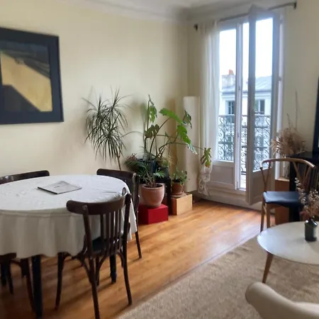 54m2 Quartier Jourdain 75020 Etage 5 Sans Ascenseur Parigi