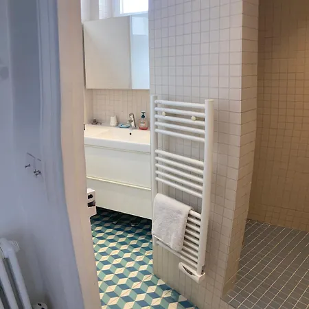 54m2 Quartier Jourdain 75020 Etage 5 Sans Ascenseur *